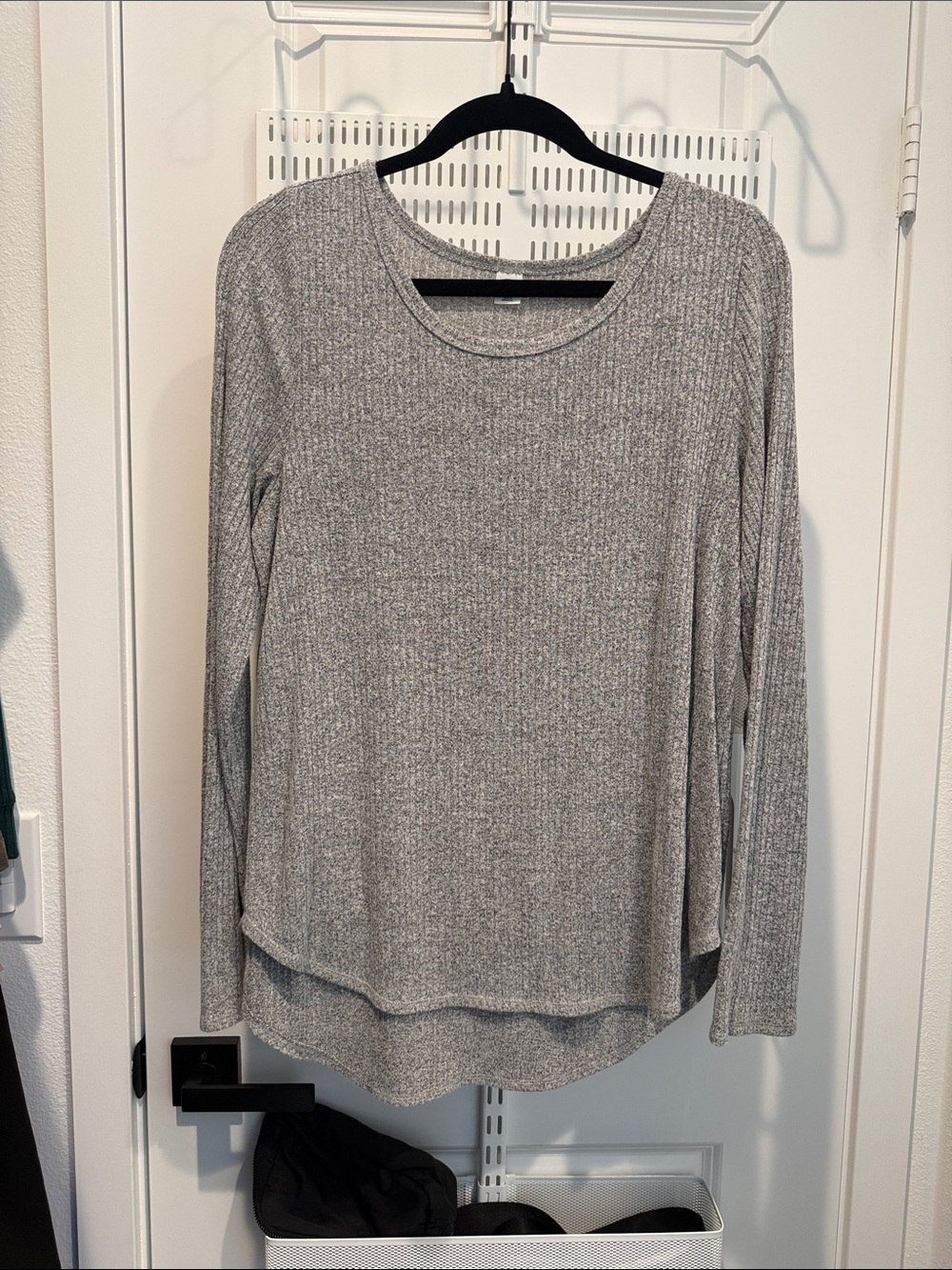 Old Navy Heather Gray Ribbed Long-Sleeve Tee